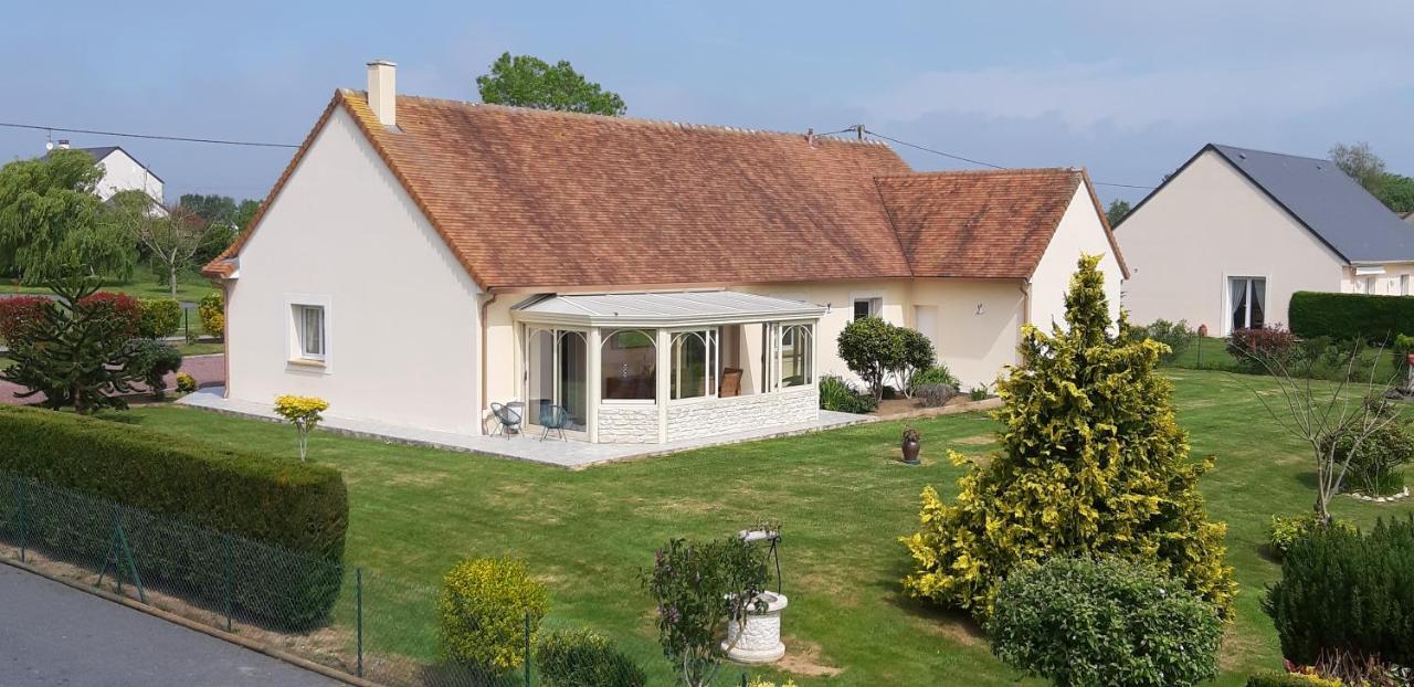 Gite "Au P'Tit Tourois" De Plain-Pied Tout Confort Avec Veranda Proche D'Omaha Beach Et De Bayeux Accueillant Les Animaux Kültér fotó