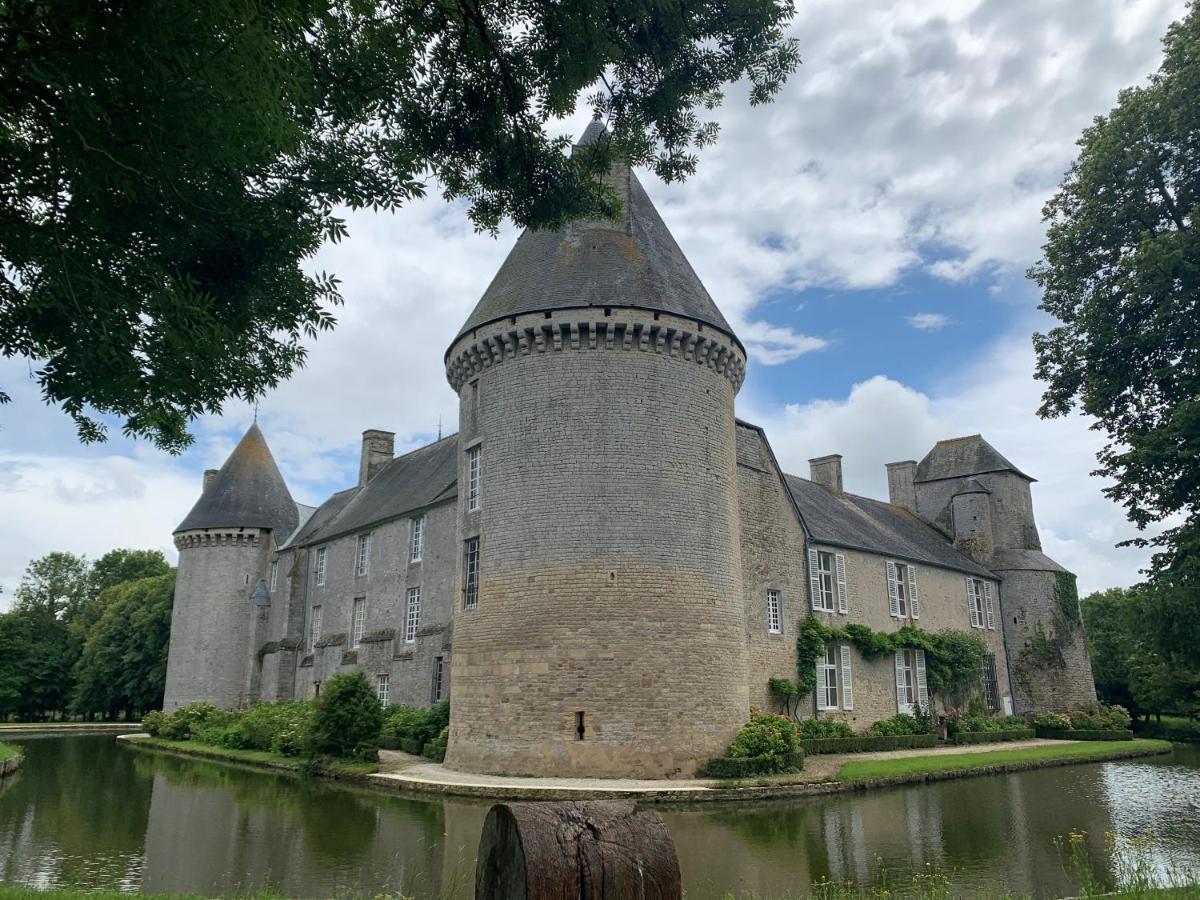 Gite "Au P'Tit Tourois" De Plain-Pied Tout Confort Avec Veranda Proche D'Omaha Beach Et De Bayeux Accueillant Les Animaux Kültér fotó