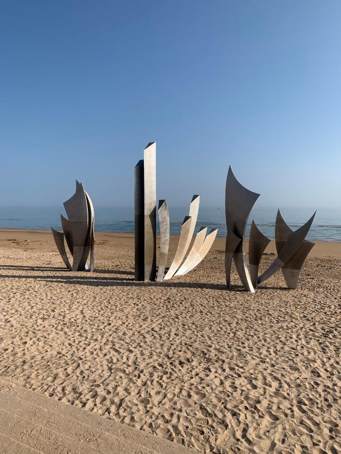 Gite "Au P'Tit Tourois" De Plain-Pied Tout Confort Avec Veranda Proche D'Omaha Beach Et De Bayeux Accueillant Les Animaux Kültér fotó